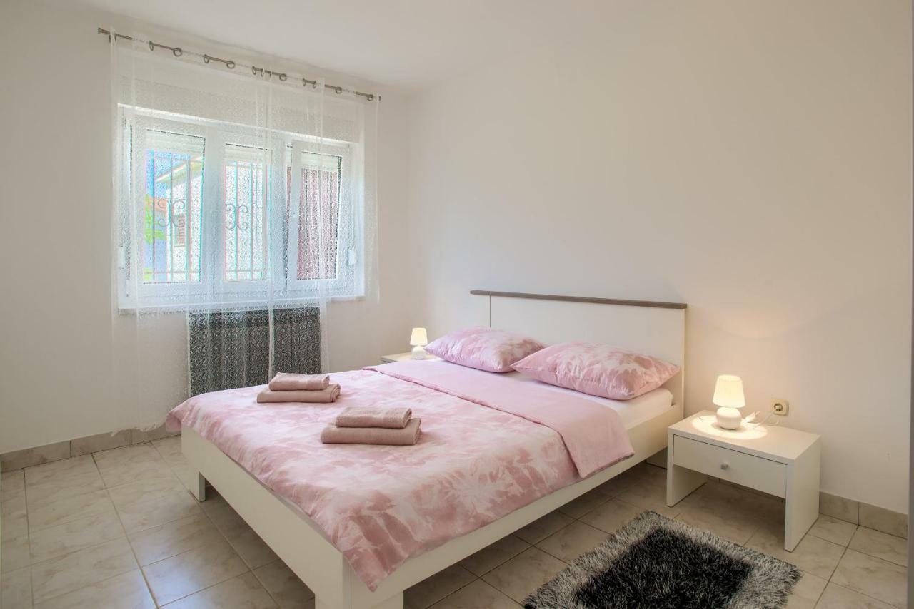 Apartman Paola Pula Exterior foto